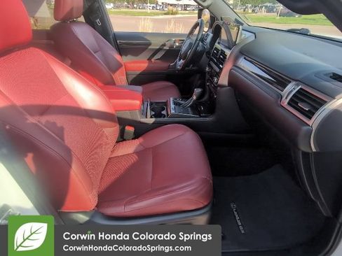 Used 2023 Lexus GX 460 Luxury w/ Accessory Package AWD/4WD image 29