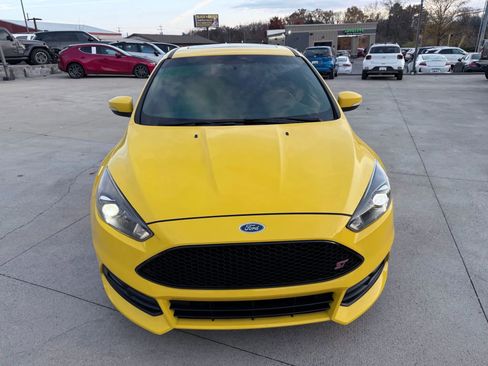 Used 2017 Ford Focus ST w/ Equipment Group 402A image 8