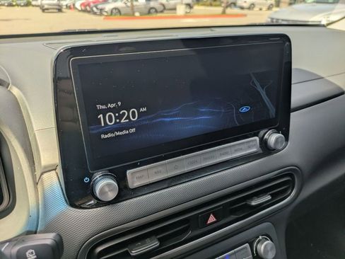 Certified 2022 Hyundai Kona Limited w/ Cargo Package image 21