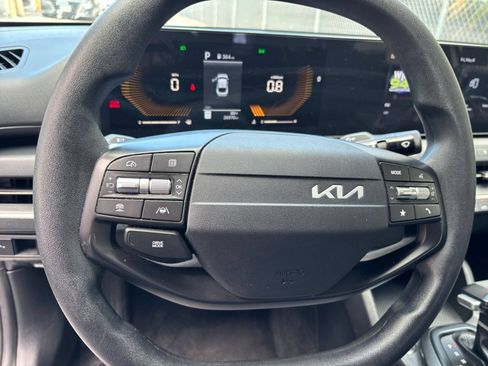 Used 2025 Kia K4 FWD image 30