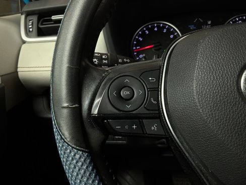 Used 2019 Toyota RAV4 XLE Premium FWD image 35