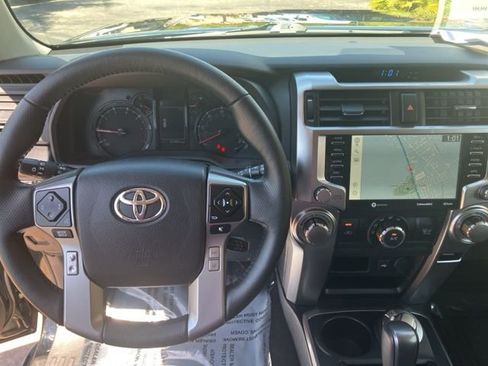 Used 2023 Toyota 4Runner SR5 Premium image 4