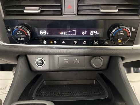 Used 2023 Nissan Rogue SV w/ SV Premium B Package image 27