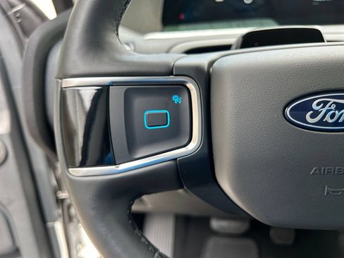 Used 2025 Ford Expedition Active RWD image 24