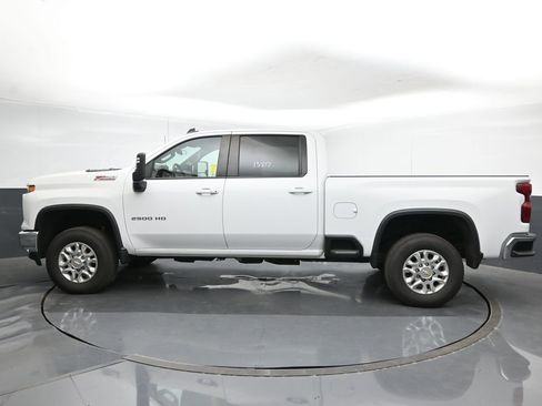 Used 2024 Chevrolet Silverado 2500 LT image 3