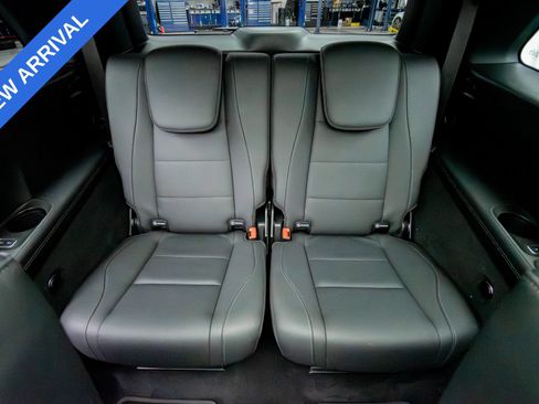 Used 2025 Mercedes-Benz GLS 450 4MATIC image 38