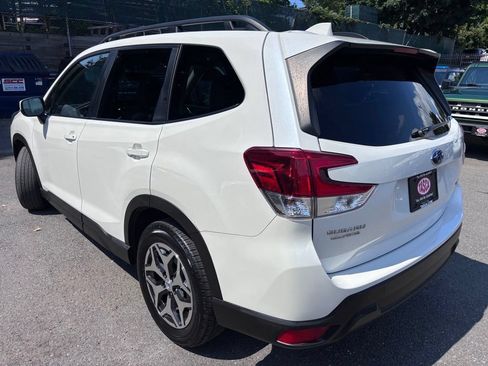 Used 2023 Subaru Forester Premium AWD/4WD image 6