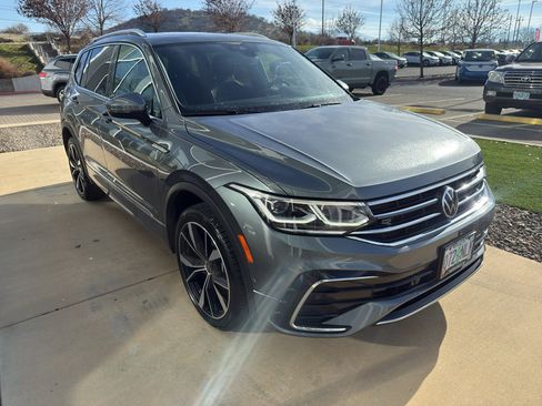 Used 2022 Volkswagen Tiguan SEL R-Line image 3