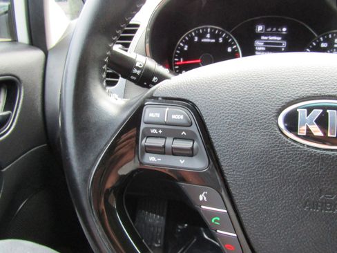 Used 2017 Kia Forte EX image 26