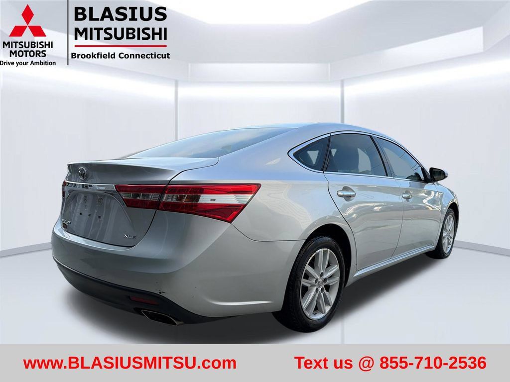 Used 2013 Toyota Avalon XLE FWD image 8