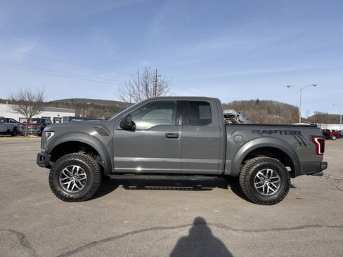 Used 2018 Ford F150 Raptor w/ Equipment Group 801A Mid image 9