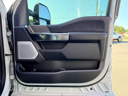 Used 2025 Ford F250 Platinum AWD/4WD image 40