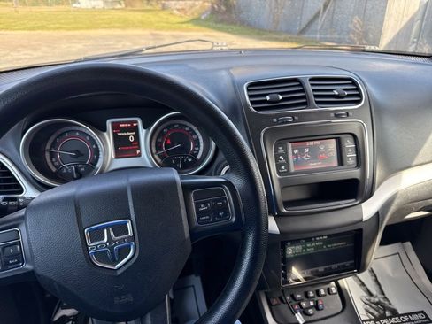 Used 2020 Dodge Journey SE w/ Blacktop Package image 19
