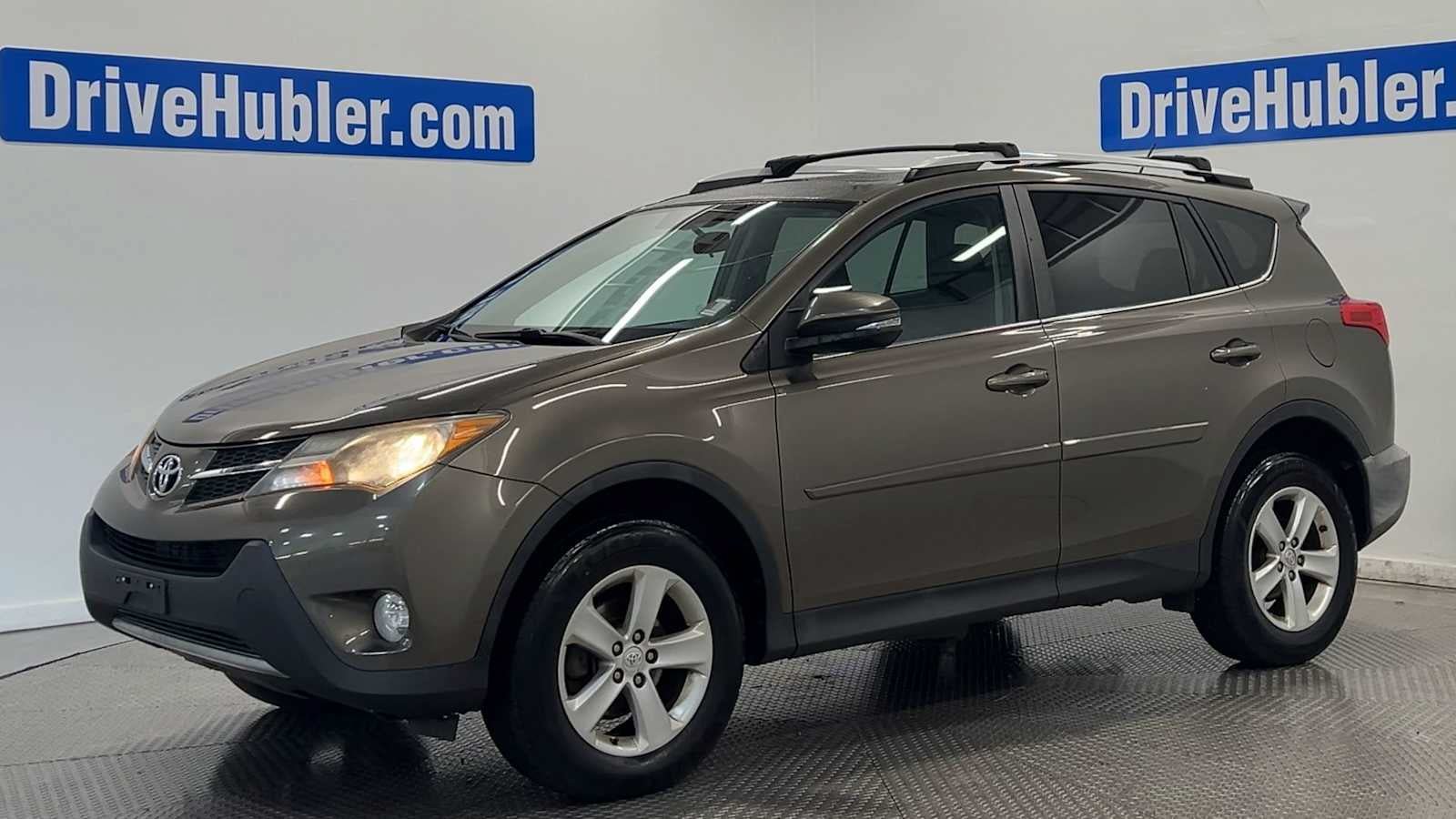 Used 2013 Toyota RAV4 XLE AWD/4WD image 2