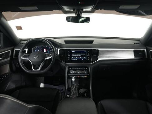 Used 2022 Volkswagen Atlas Cross Sport SE image 19