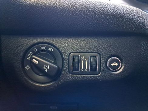 Used 2018 Dodge Challenger R/T w/ Driver Convenience Group image 22