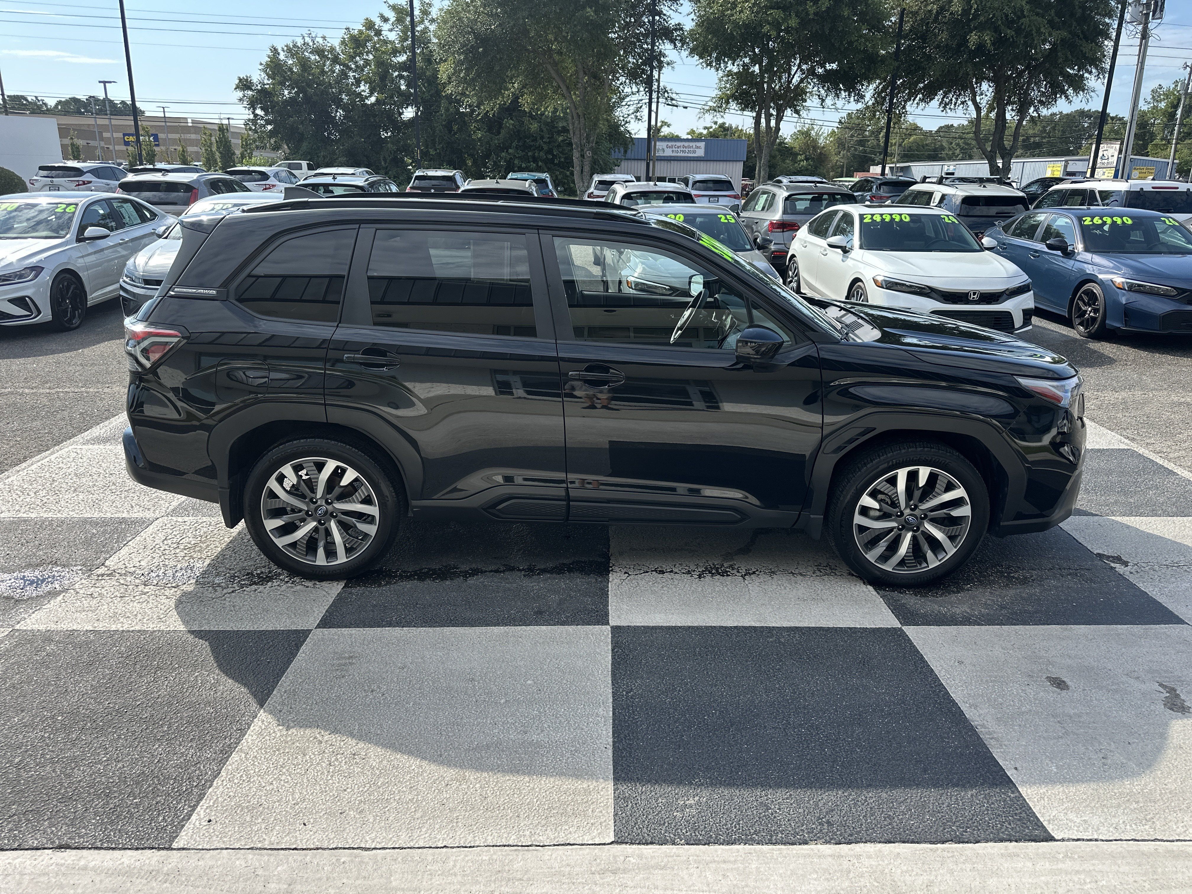 Used 2025 Subaru Forester Touring w/ Popular Package - Touring AWD/4WD image 3