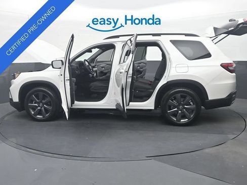 Certified 2025 Honda Pilot Sport image 38