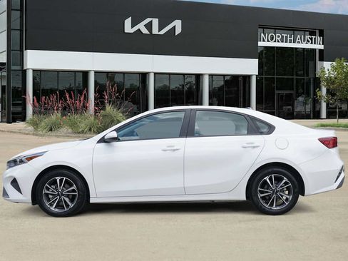 Certified 2024 Kia Forte LXS FWD image 3