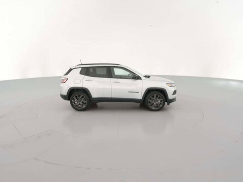 New 2026 Jeep Compass Latitude image 14