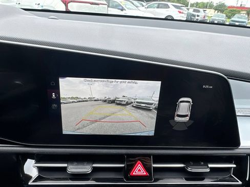 New 2026 Kia Niro EX FWD image 13