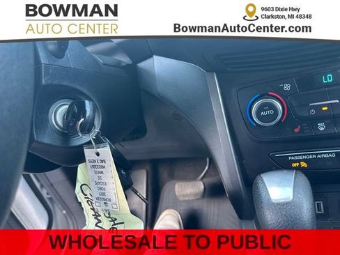 Used 2017 Ford Escape SE w/ SE Cold Weather Package AWD/4WD image 14