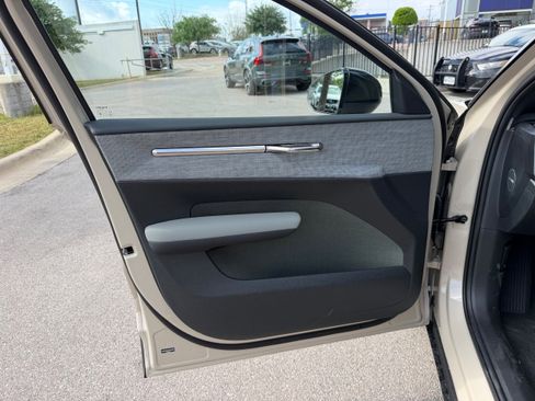 New 2026 Volvo EX30 Plus w/ Protection Package Premier image 18