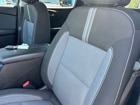 Used 2023 Chevrolet Blazer LT w/ Convenience Package FWD image 5