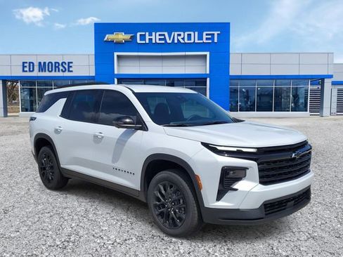 New 2026 Chevrolet Traverse LT w/ Midnight/Sport Edition FWD image 4