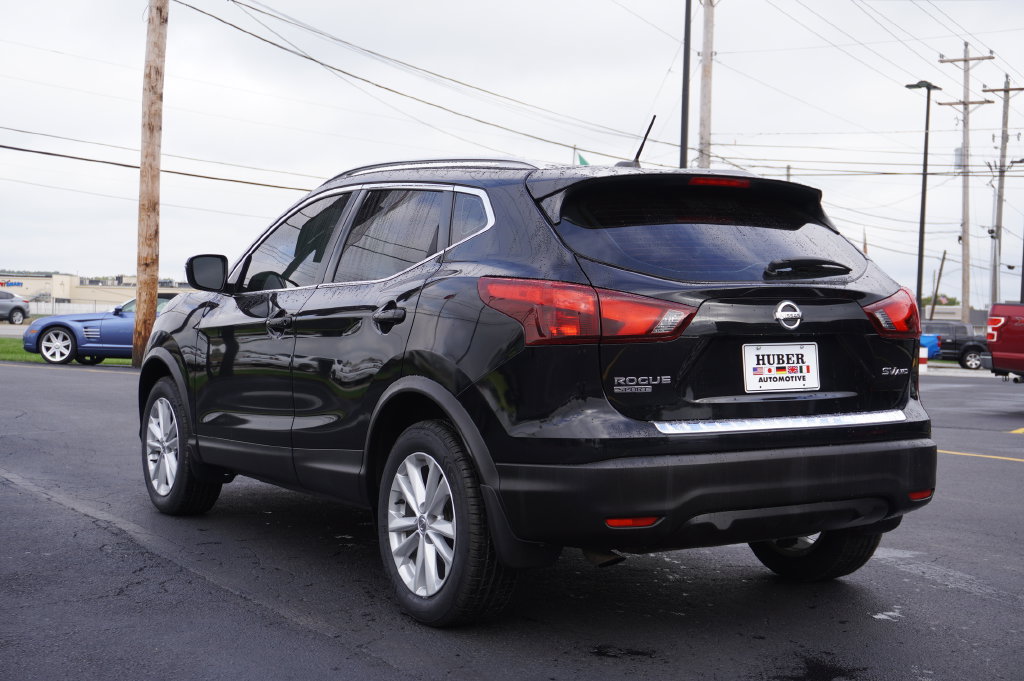 Used 2017 Nissan Rogue Sport SV AWD/4WD image 5