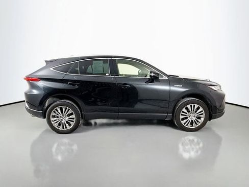 Used 2021 Toyota Venza XLE image 10