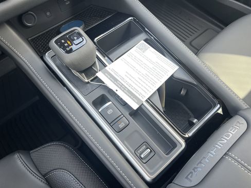 New 2026 Nissan Pathfinder SL image 8