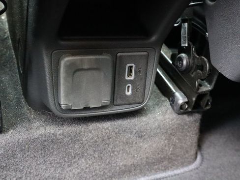 Used 2023 Chevrolet TrailBlazer RS w/ Sun and Liftgate Package image 21