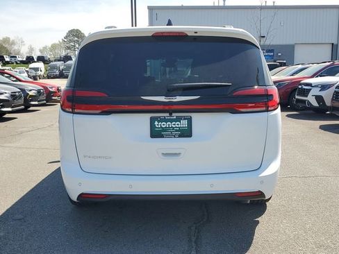 New 2026 Chrysler Pacifica Pinnacle image 5