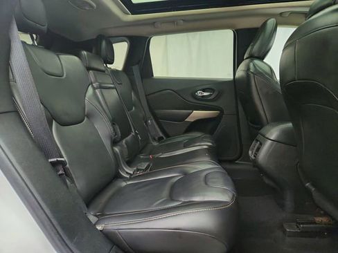 Used 2018 Jeep Cherokee Limited image 31