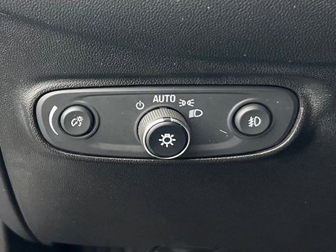 Used 2020 Chevrolet Equinox LT image 10