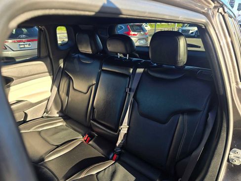 Used 2023 Jeep Compass Limited image 19