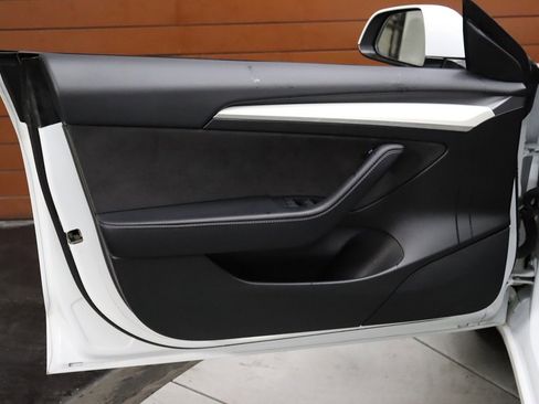 Used 2023 Tesla Model 3 Standard Range image 43