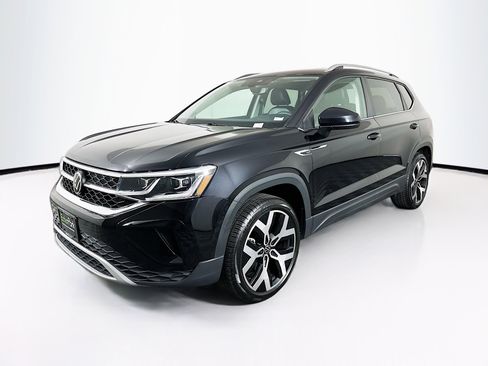 Used 2023 Volkswagen Taos SEL AWD/4WD image 3