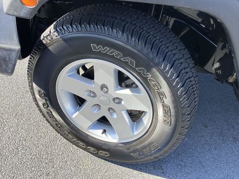 Used 2017 Jeep Wrangler Unlimited Sport w/ Quick Order Package 24S image 9