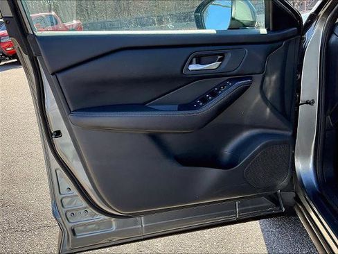 Certified 2024 Nissan Rogue SV image 9