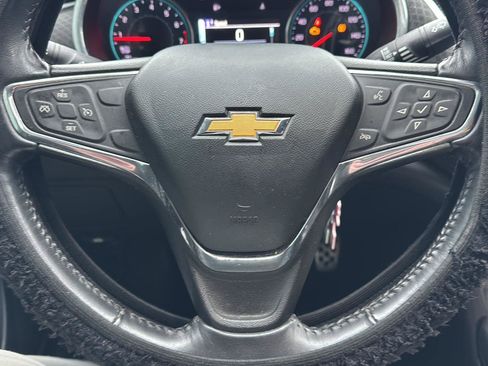 Used 2017 Chevrolet Malibu LT image 14