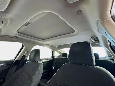 Used 2020 Ford Fusion SE image 15