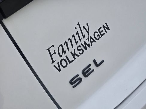 New 2026 Volkswagen Atlas Cross Sport SEL R-Line AWD/4WD image 9