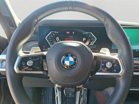 Used 2025 BMW 760i xDrive w/ Executive Package AWD/4WD image 21