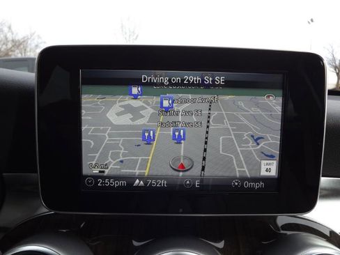 Used 2018 Mercedes-Benz GLC 300 4MATIC image 20