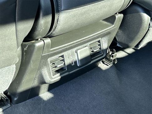 Used 2024 GMC Sierra 1500 SLT image 27