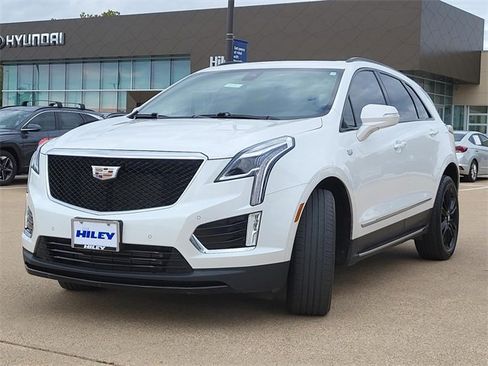 Used 2023 Cadillac XT5 Sportv image 2