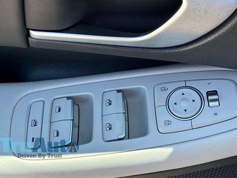 Used 2025 Hyundai Sonata SEL FWD image 21