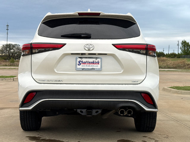 Used 2021 Toyota Highlander XSE FWD image 6